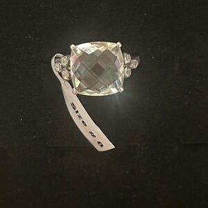 Elegant 925 Sterling‎ Silver Clear Gemstone Ring size 8